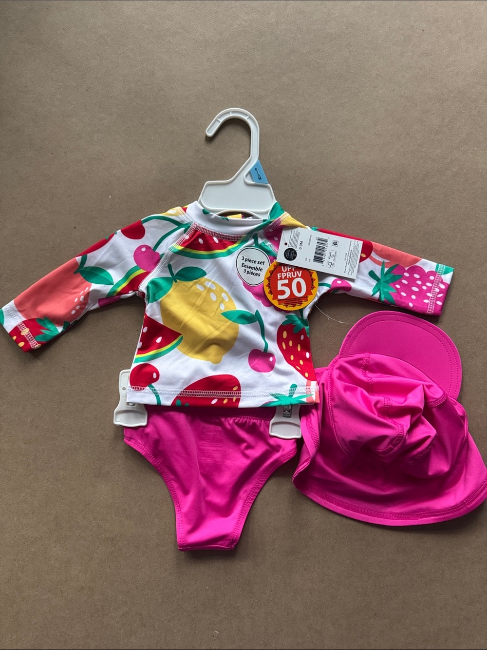 NWT 3pcs UPF 50 Swim 0-3 months Fruit-Print Rashguard Set with Hat and Bottoms